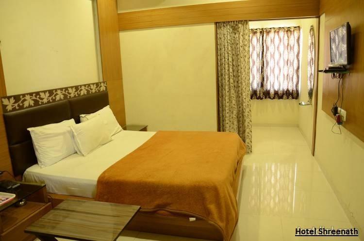 Hotel Shreenath Ахмедабад Экстерьер фото